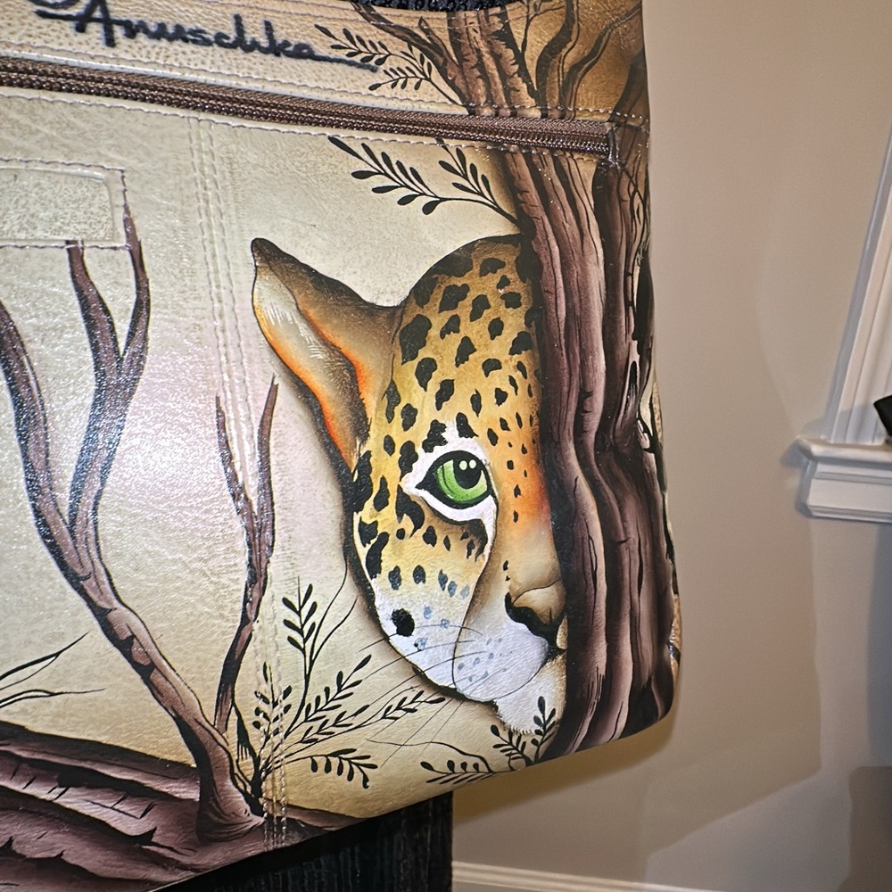 ANUSCHKA AFRICAN LEOPARD HAND PAINTED LEATHER CROSSBODY - Picture 4 of 14